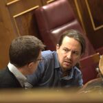 Rivera se estrena, el PSOE sin «jefe» e Iglesias se confunde
