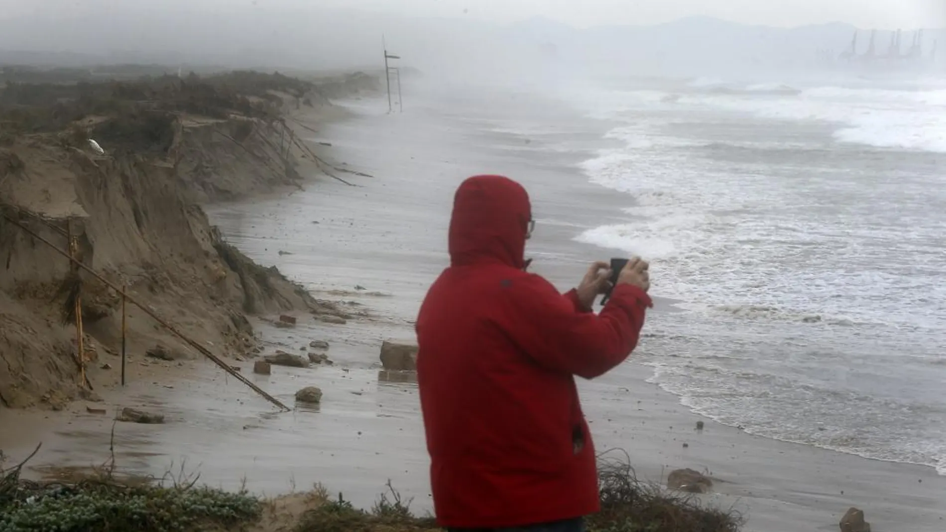 Los efectos del temporal de lluvia mantienen en alerta a la Comunidad Valenciana.