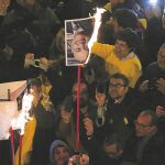 Protesta contra el juez Llarena el pasado mes de marzo en Barcelona, con fotos del magistrado en llamas/ Foto: Efe