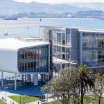 El Centro Botín se levanta en la Bahía de Santander, en pleno Paseo de Pereda, obra de Renzo Piano