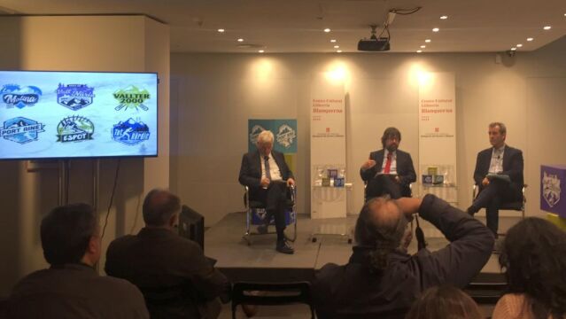 De izq. a dcha. Ferran Mascarell, delegado de la Generalidad de Cataluña en Madrid, Ricard Font, presidente de Ferrocarrils de la Generalitat de Catalunya (FGC) y Toni Sanmartí, director de la división de Turismo y Montaña de FGC, presentaron en Madrid las novedades de cara a la temporada 2018-2019.