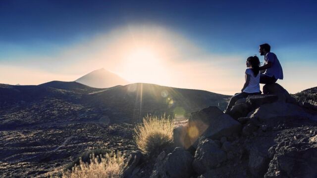 Desde El Teide el viajero puede contemplar un emocionante atardecer