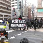 Los manifestantes en medio de la protesta