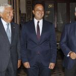 El delegado del Gobierno en Andalucía, Alfonso Rodríguez Gómez de Celis, intervino ayer en el desayuno-coloquio organizado por la Cámara de Comercio, siendo presentado por el vicepresidente de la Junta, Jiménez Barrios / Foto: Manuel Olmedo