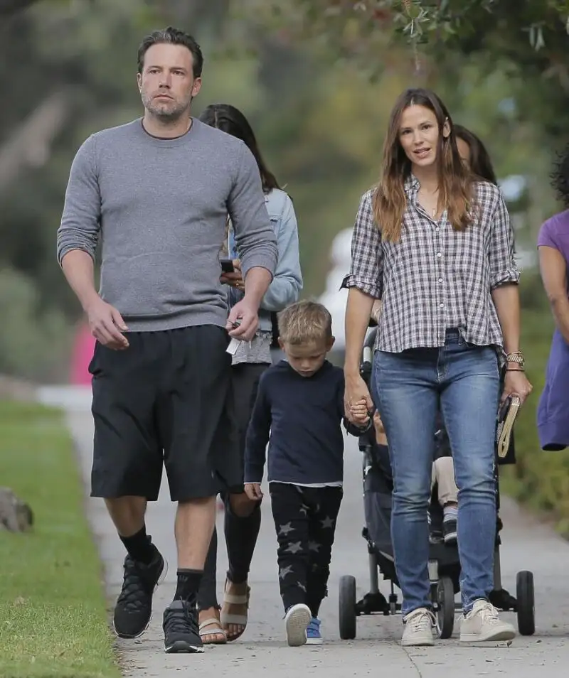 Ben Affleck y Jennifer Garner con su hijo Samuel.