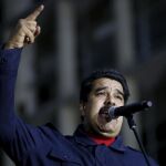 El presidente venezolano, Nicolás Maduro, durante un discurso a las afueras del Consejo Nacional Electoral (CNE)