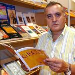 El editor y librero Mario Martín Fraile, en una de las Ferias del sector celebrada en Madrid