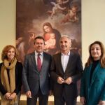 El consejero de Cultura, Miguel Ángel Vázquez; el alcalde de Sevilla, Juan Espadas, y la directora del Bellas Artes, Valme Muñoz / Foto: La Razón