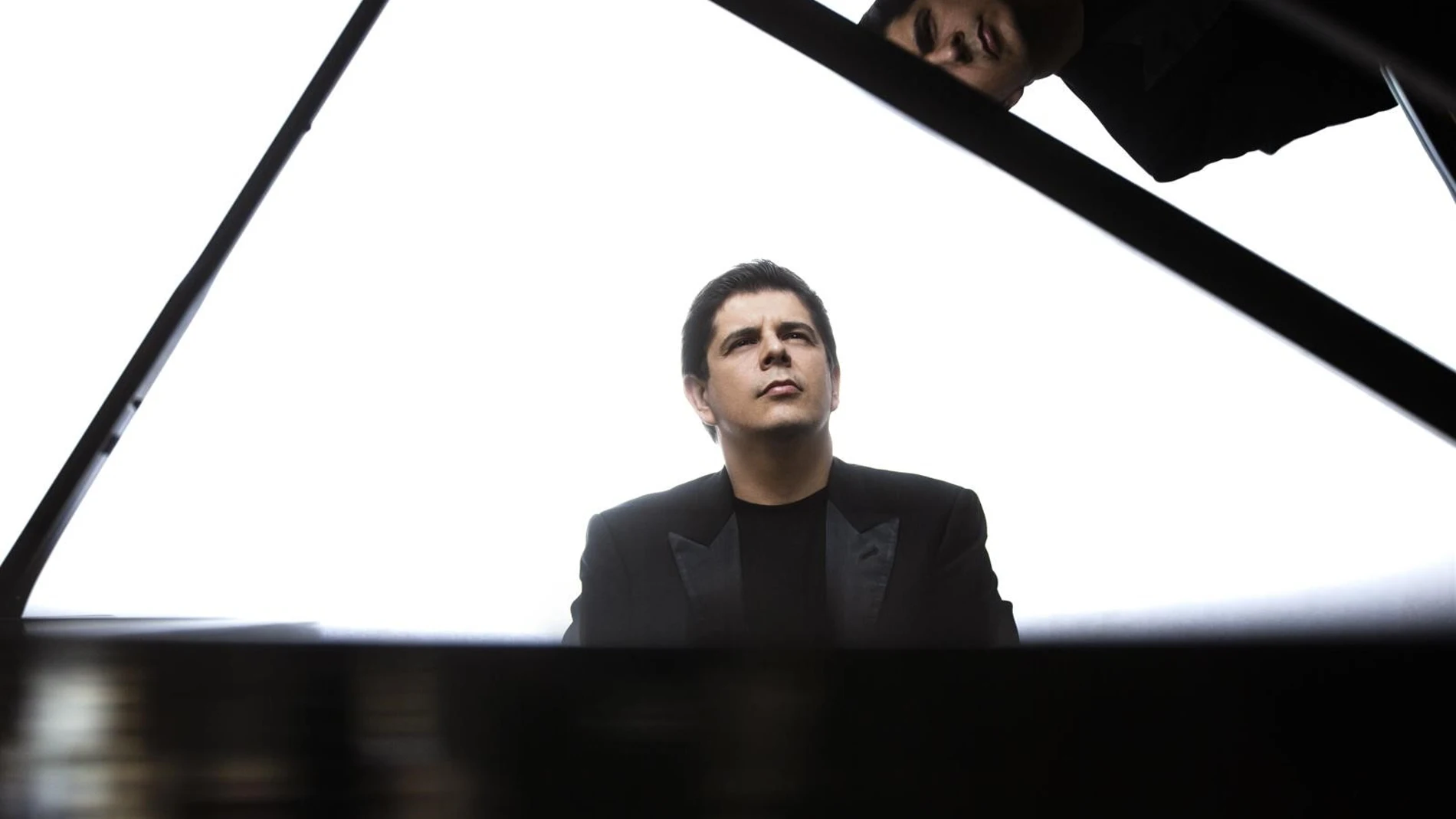 Fotografía de archivo del pianista Javier Perianes