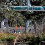 Agentes de la Policía Científica de la Guardia Civil trabajan en el lugar la muerte en Godella (Valencia) / Foto: Efe