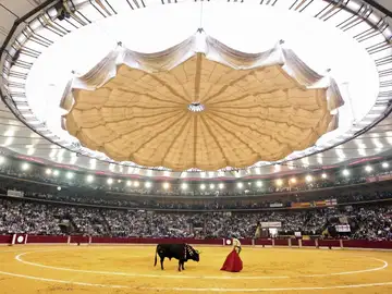 Plaza de toros de La Misericordia de Zaragoza durante una corrida en la Feria del Pilar Plaza de toros de La Misericordia de Zaragoza durante una corrida en la Feria del Pilar