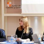 El director de la RAE, Darío Villanueva; la directora de Políticas Culturales de la Junta, Mar Sancho; y el presidente del Instituto Castellano y Leonés de al Lengua, Gonzalo Santonja