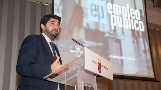 El jefe del Ejecutivo regional, Fernando López Miras, presidió ayer el acto de presentación del nuevo portal web empleopublico.carm.es