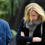 La Infanta Cristina y un conocido pasean por las calles de Barcelona el pasado junio