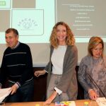 La consejera de Familia e Igualdad de Oportunidades, Alicia García, inaugura la jornada, junto a Raúl García Portillo y Milagros Carvajal