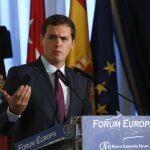 El presidente de Ciudadanos, Albert Rivera, durante su participación esta mañana en un desayuno informativo organizado por el Fórum Europa