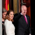 Don Juan Carlos, junto a la presidenta del congreso Ana Pastor
