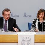 José Antonio De Santiago-Juárez comparece ante los medios junto a Milagros Marcos para explicar el proyecto.
