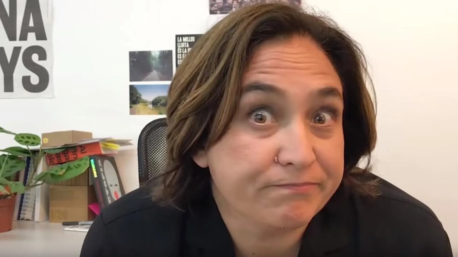 “¿Existen las buenas noticias?” es el título del nuevo vídeo de Colau en YouTube