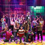 El elenco al completo de “Rent” que cuenta con 17 actores y cinco músicos