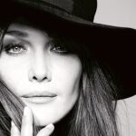 Carla Bruni en la portada de su quinto álbum producido por David Foster, ganador de un Grammy
