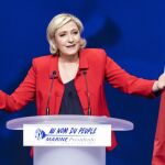 Marine Le Pen sdurante un mitin