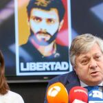 El padre y la hermana de Leopoldo López, ayer, en Madrid