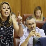 La presidenta de la Junta, Susana Díaz, en su intervención ayer en el pleno del Parlamento