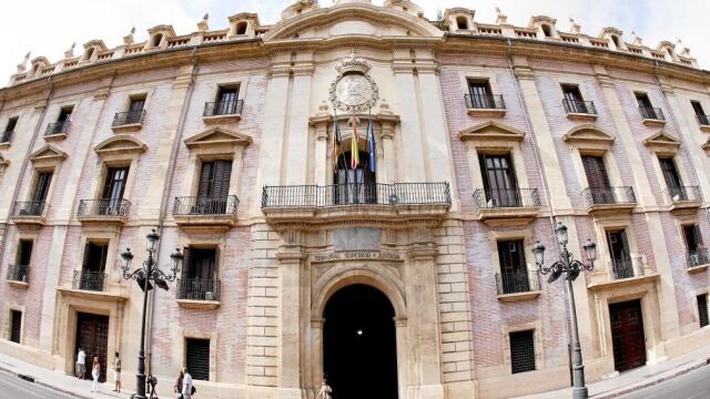 La petición de Blasco de sobreseer su causa divide a los imputados