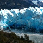 El glaciar Perito Moreno, situado en el sur de Argentina, durante el proceso hacia su cíclica ruptura