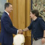 El Rey recibe en el Palacio de la Zarzuela al secretario general de Podemos, Pablo Iglesias