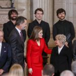 Los Reyes Felipe y Letizia conversan con la actriz Concha Velasco