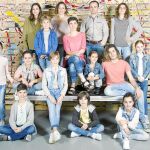 Daniel Anglès dirige a un vibrante elenco cuya dificultad radica en que tres intérpretes se ponen en la piel del mismo personaje, una adulta, otra joven y la última una niña, todas como Alison Bechdel