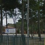 Entrada del colegio en el que estudian los menores