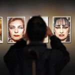 Hasta 100 artistas se recogen una exposición que se compone de 400 instantáneas y otros documentos del siglo de vida de la Leica