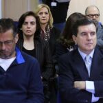 La infanta Cristina (al fondo) en el banquillo de los acusados al inicio esta mañana del juicio «Nóos»