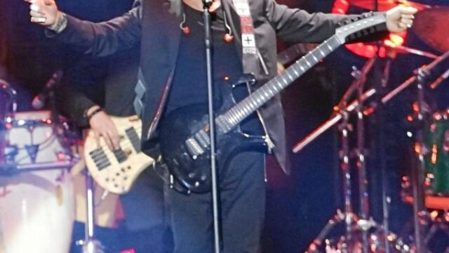 Alejandro en un momento de su actuación en el Vicente Calderón
