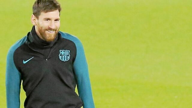 Messi, sonriente en el entrenamiento de ayer en el Parque de los Príncipes