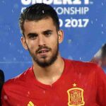 Daniel Ceballos recibe el premio MVP durante la Eurocopa Sub-21 celebrada en Polonia.