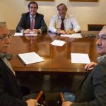 De izda. a dcha., Ignacio Fernández Toxo (CC OO), Antonio Garamendi (Cepyme), Juan Rosell (CEOE) y Pepe Álvarez (UGT), el pasado mes de octubre