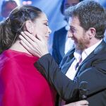 Isabel Pantoja recibe la felicitación del presentador tras su presencia en el espacio el pasado 30 de enero