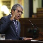 Francesc Homs, durante su intervención en la segunda sesión del debate de investidura del candidato del PP, Mariano Rajoy.