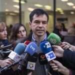 El candidato por UPyD, Andrés Herzog, en declaraciones a los medios.