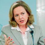 La ministra de Economía y Empresa, Nadia Calviño, en rueda de prensa tras el Consejo de Ministros hace unas semanas