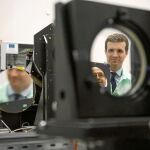 Casado recuperó ayer la promesa de invertir un 2 por ciento en Investigación, Desarrollo e Innovación. Foto: David Mudarra