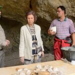 Doña Sofía visita la Cueva del Mirador de los yacimientos de Atapuerca para conocer los últimos descubrimientos