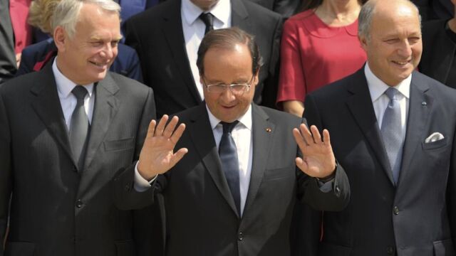 Francois Hollande con Jean-Marc Ayrault y Laurent Fabius