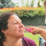 Antonia Ramírez con su nieto. La familia defiende su derecho a conocer al menor /Fotos: La Razón