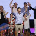 MauricIo Macri agradece los aplausos en su comparecencia