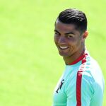 Cristiano quiere ser el primer capitán de Portugal en levantar una copa